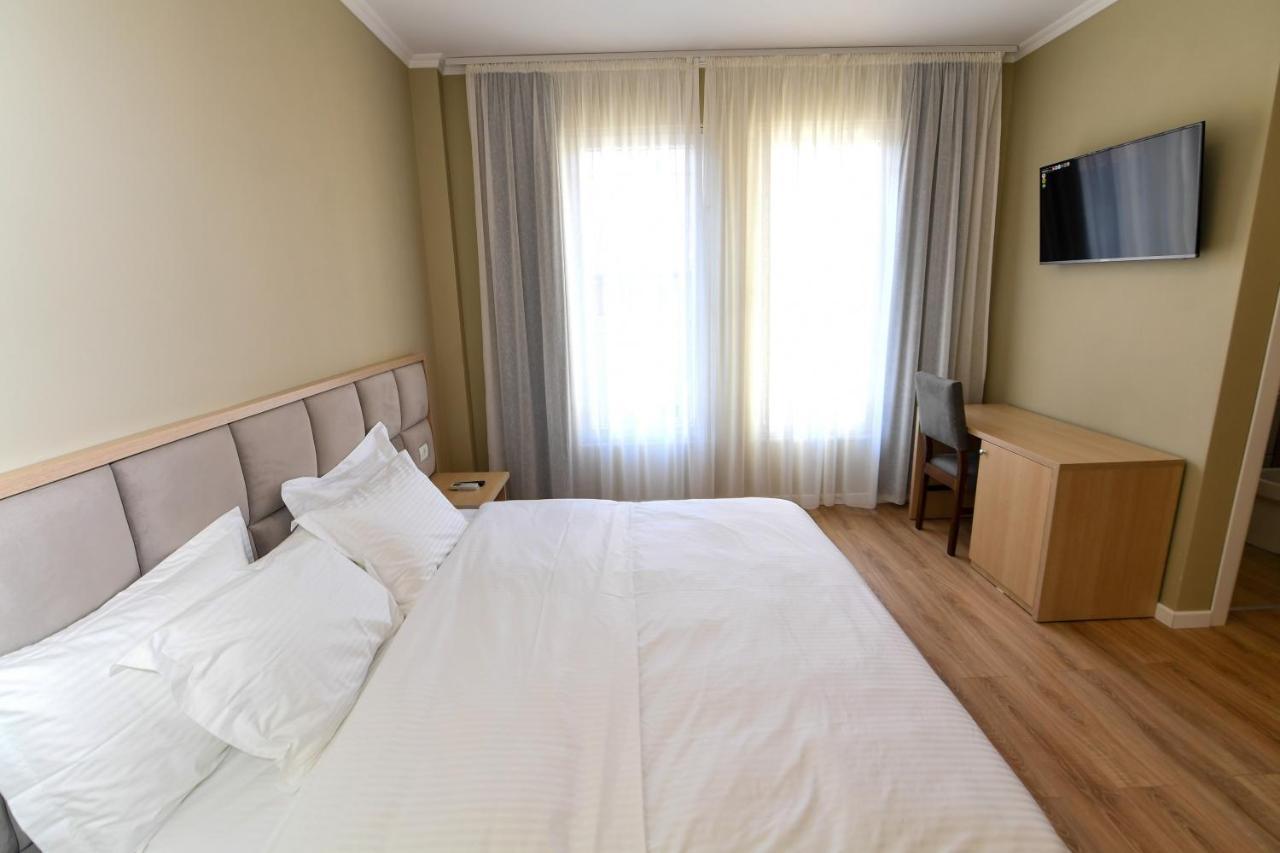 Santo Hotel Shkodër 외부 사진