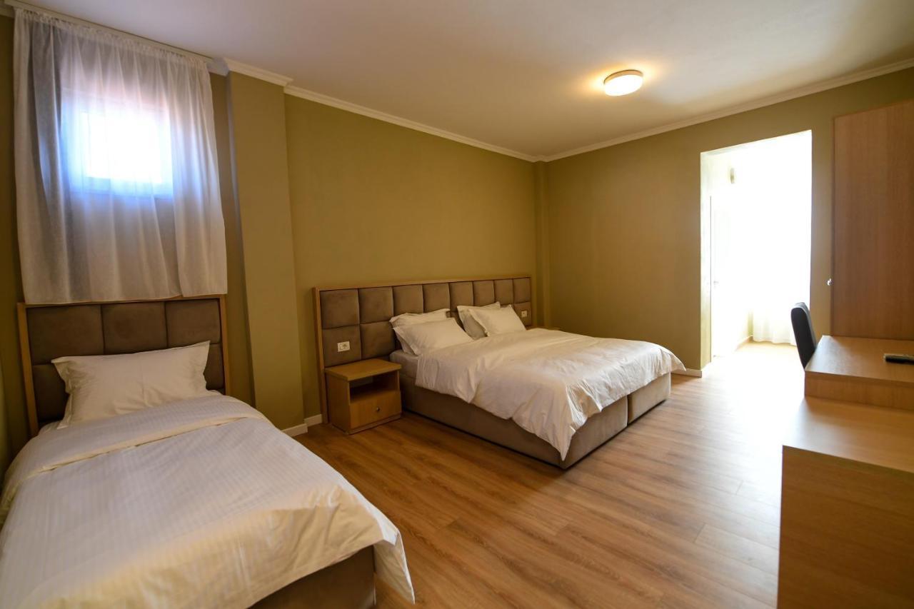 Santo Hotel Shkodër 외부 사진