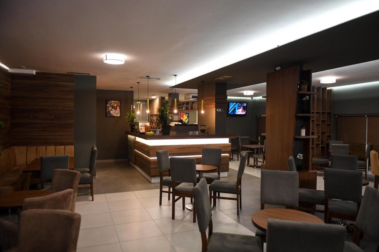 Santo Hotel Shkodër 외부 사진